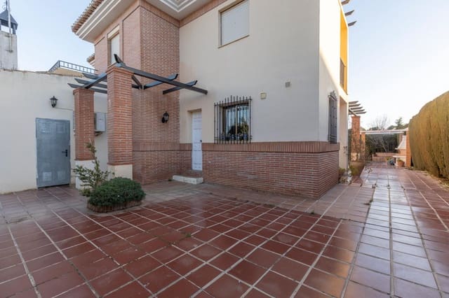 4 soveværelse Villa til salg i Albolote med swimmingpool garage - € 325.000 (Ref: 9437767)