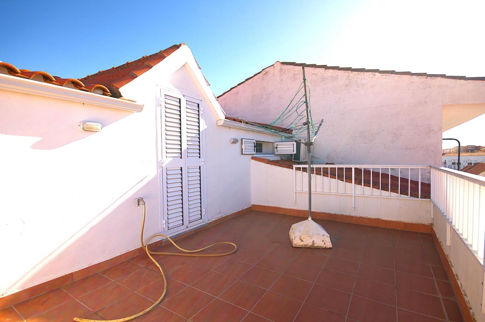 6 sovrum Radhus till salu i Pozo Alcon med pool garage - 189 900 € (Ref: 9437772)