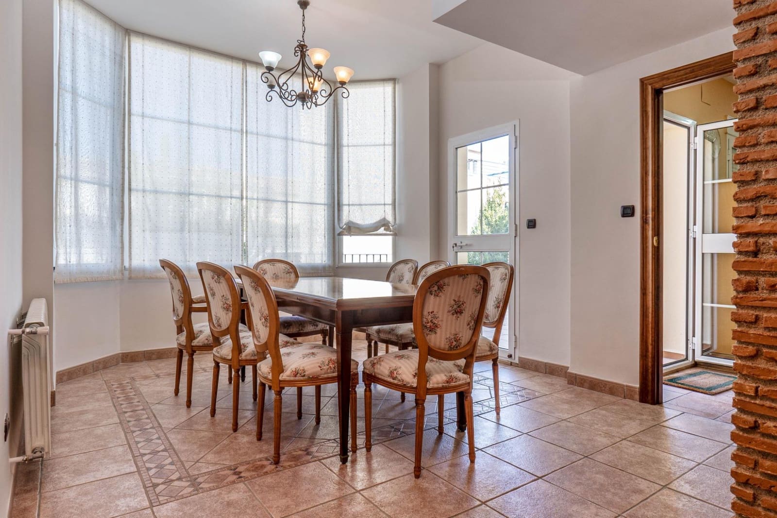 5 soveværelse Villa til salg i Santa Fe med swimmingpool garage - € 490.000 (Ref: 9437774)