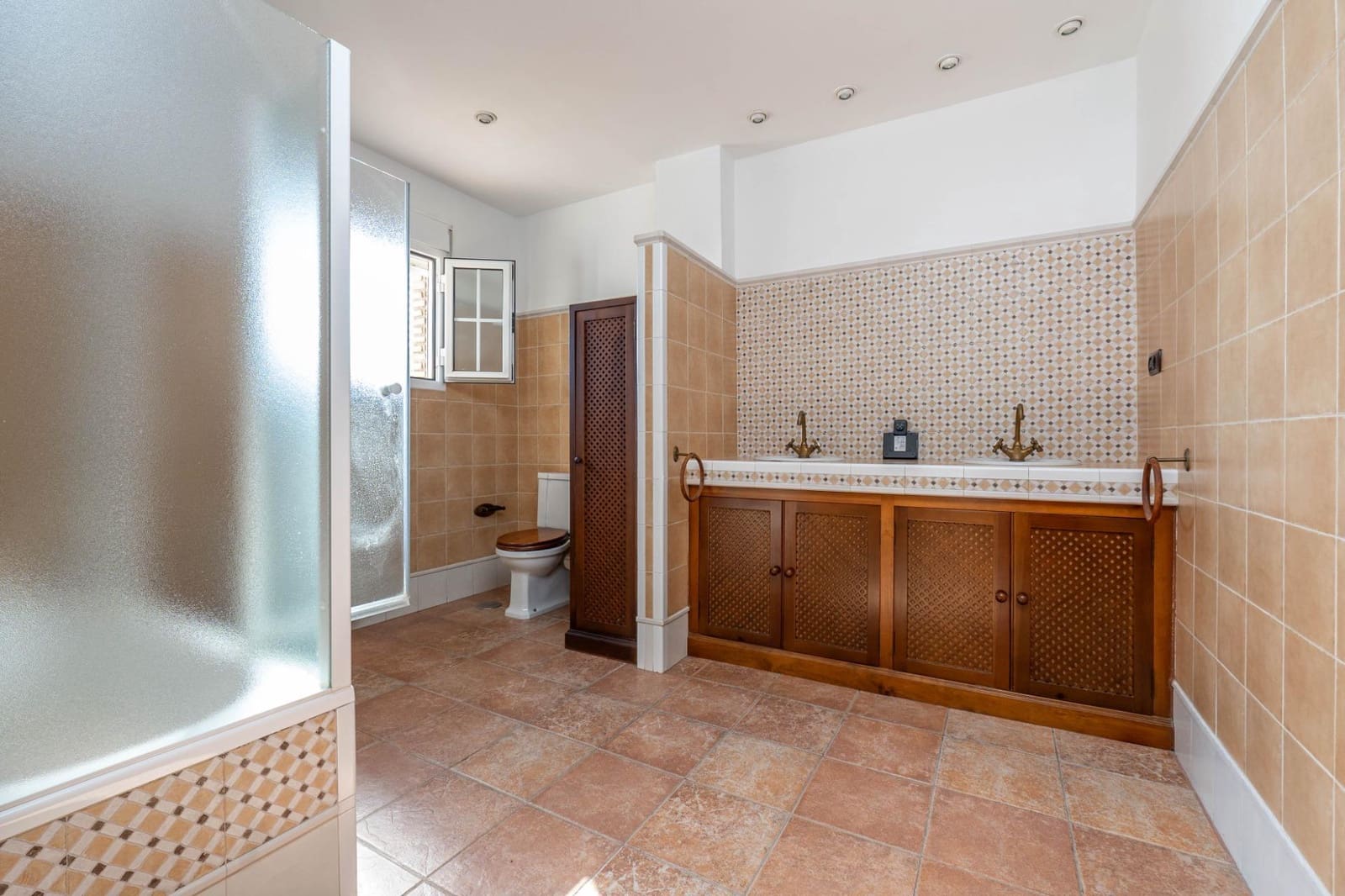 5 soveværelse Villa til salg i Santa Fe med swimmingpool garage - € 490.000 (Ref: 9437774)