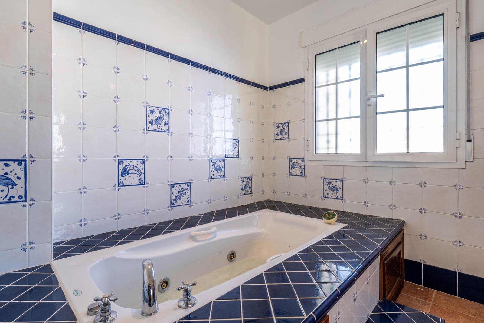 5 soveværelse Villa til salg i Santa Fe med swimmingpool garage - € 490.000 (Ref: 9437774)