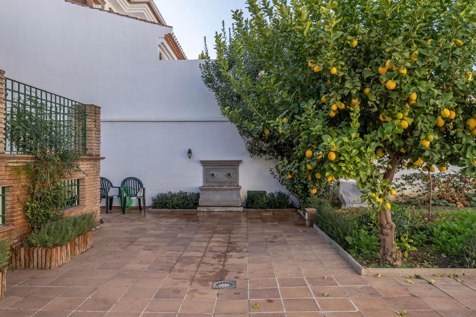 5 soveværelse Villa til salg i Santa Fe med swimmingpool garage - € 490.000 (Ref: 9437774)