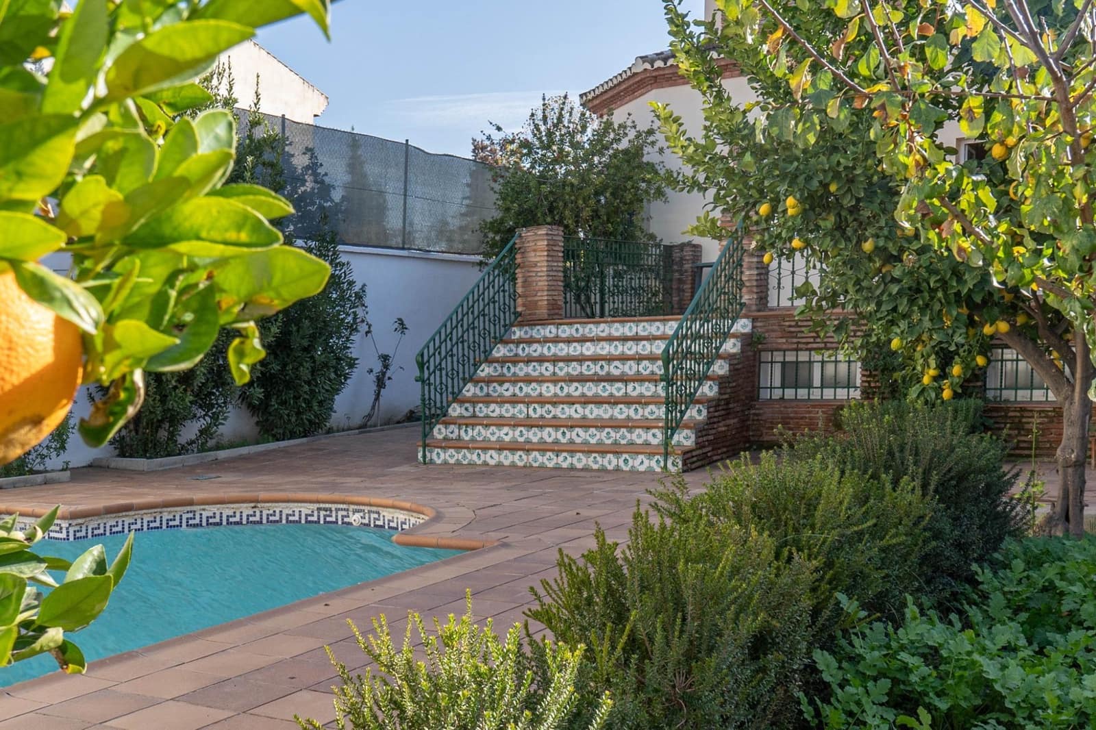 5 soveværelse Villa til salg i Santa Fe med swimmingpool garage - € 490.000 (Ref: 9437774)