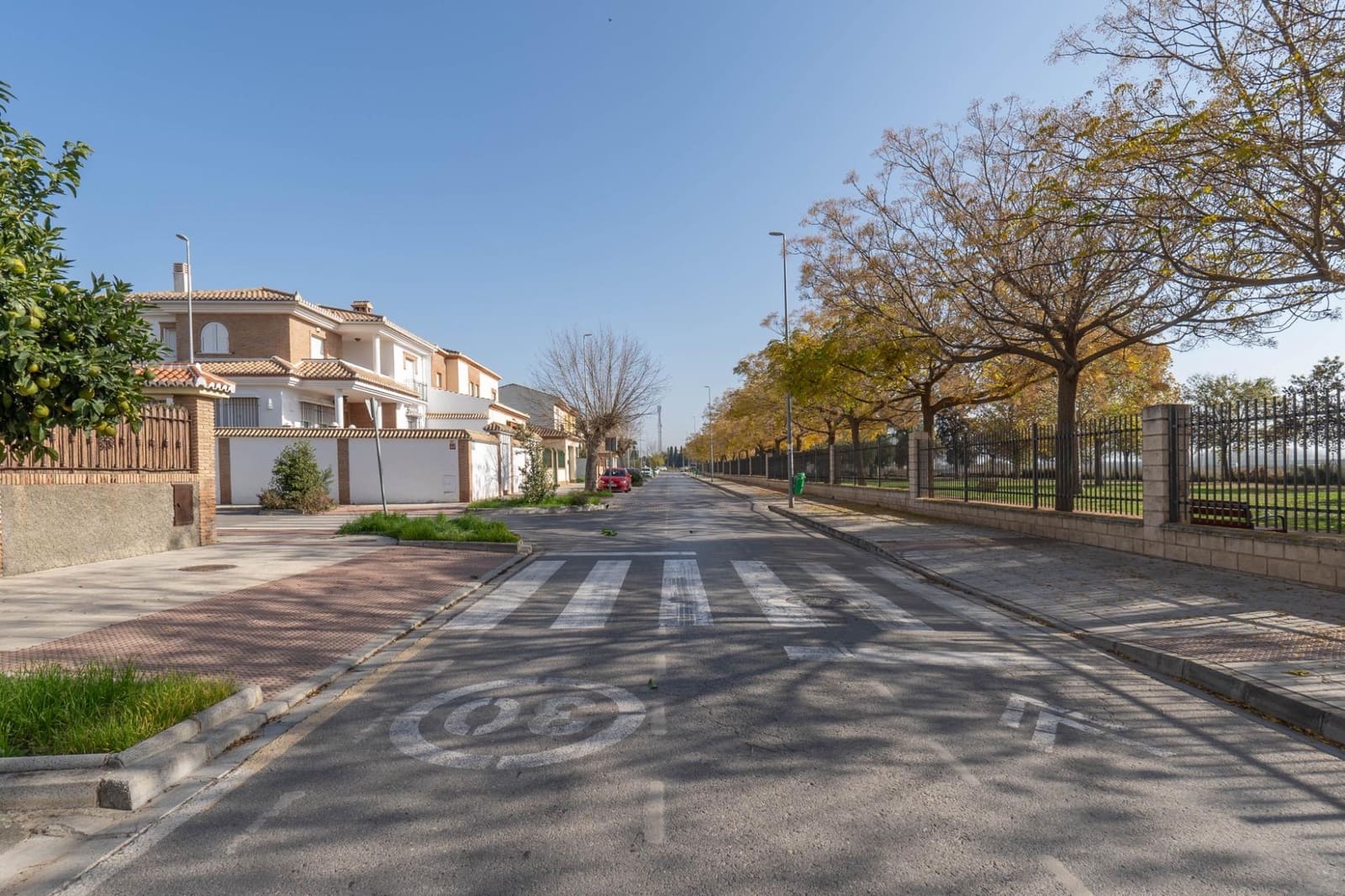 5 soveværelse Villa til salg i Santa Fe med swimmingpool garage - € 490.000 (Ref: 9437774)