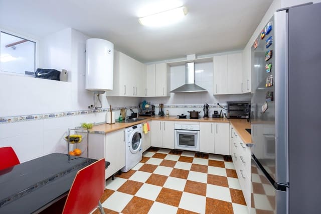 3 slaapkamer Rijtjeshuis te koop in Albolote - € 175.000 (Ref: 9437776)