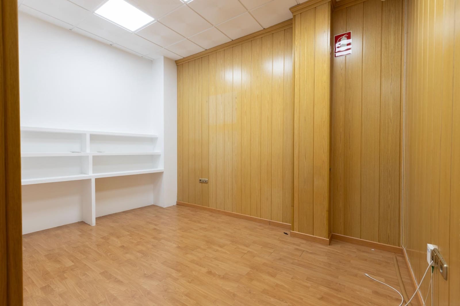 Commercial for sale in Maracena - € 105,000 (Ref: 9437777)