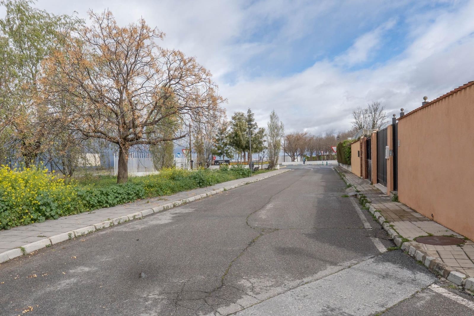 Tontti myytävänä paikassa Ogijares - 94 000 € (Ref: 9437780)