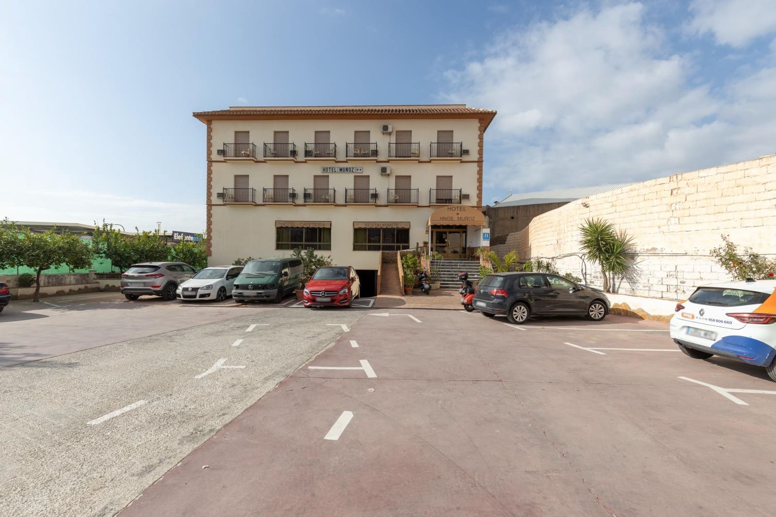 30 soverom Hotell til salgs i Motril med garasje - € 2 800 000 (Ref: 9437782)