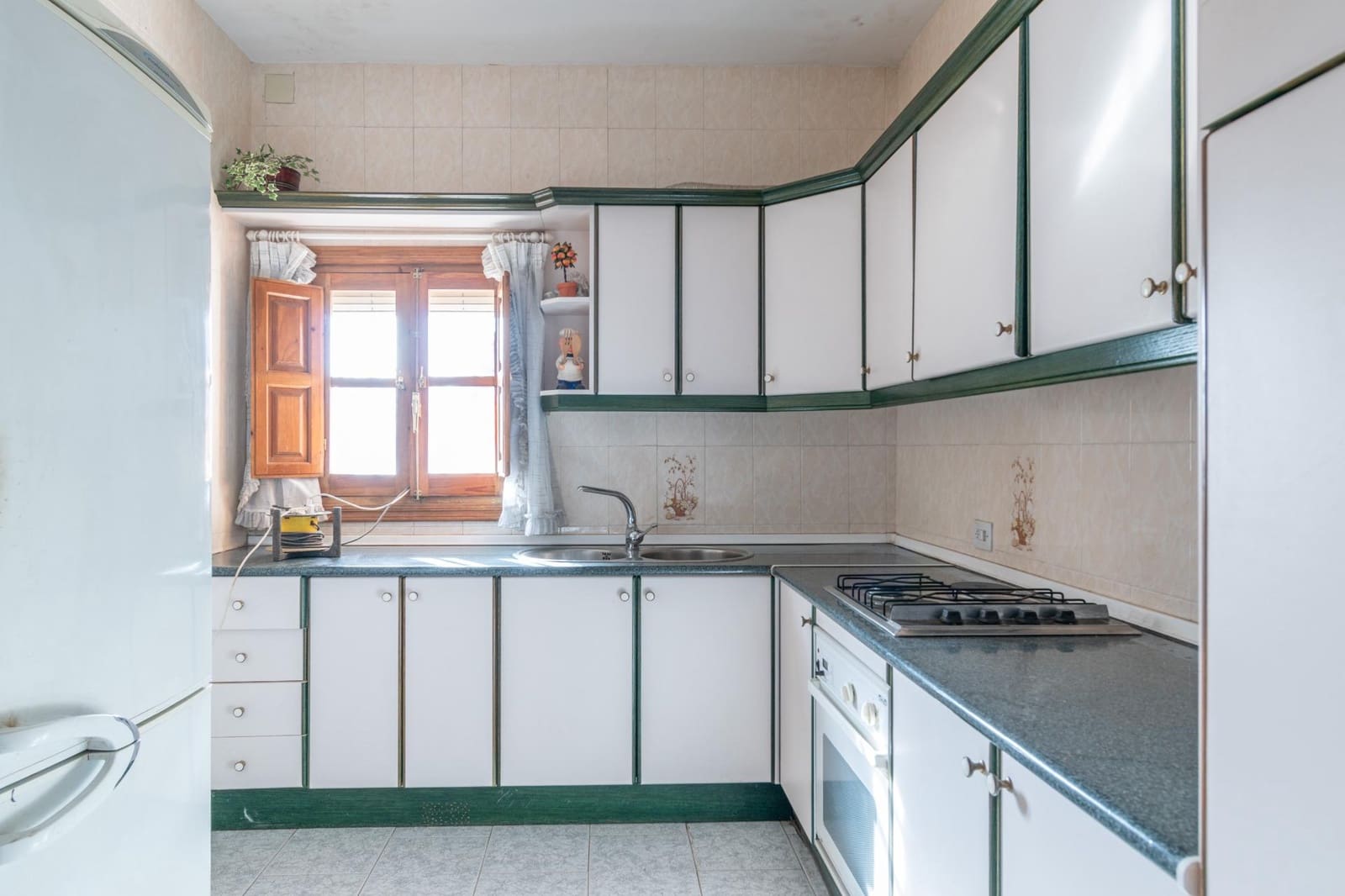 8 soveværelse Byhus til salg i Ambroz - € 290.000 (Ref: 9437785)