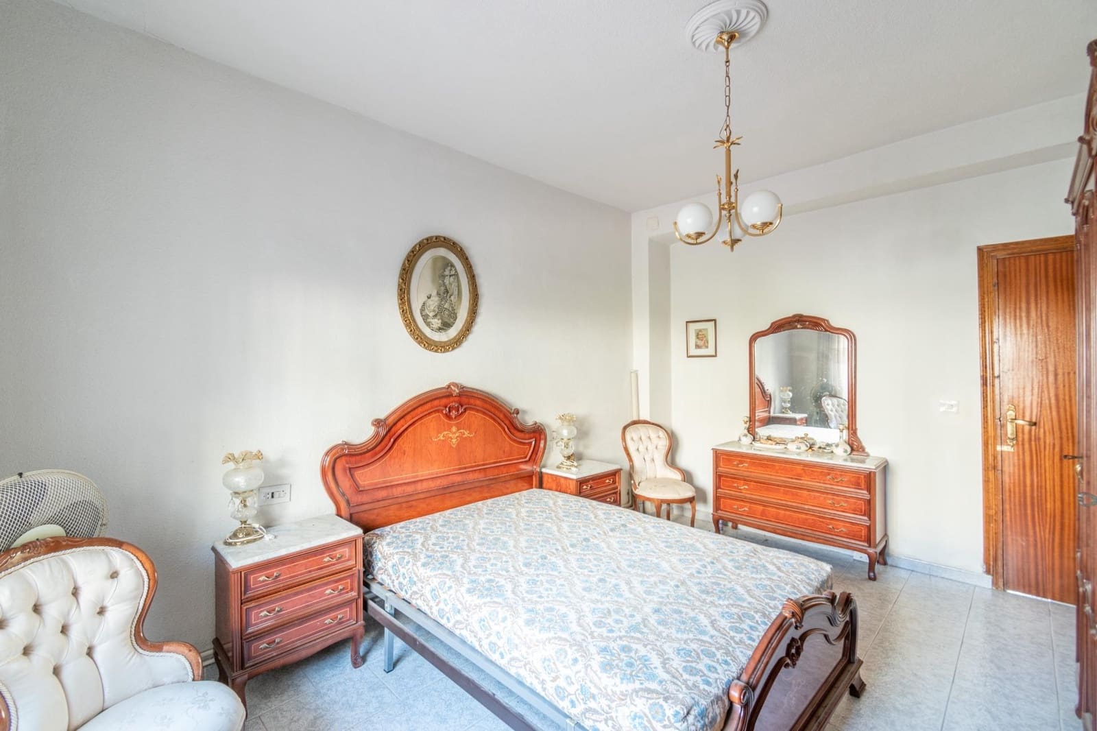 8 soveværelse Byhus til salg i Ambroz - € 290.000 (Ref: 9437785)