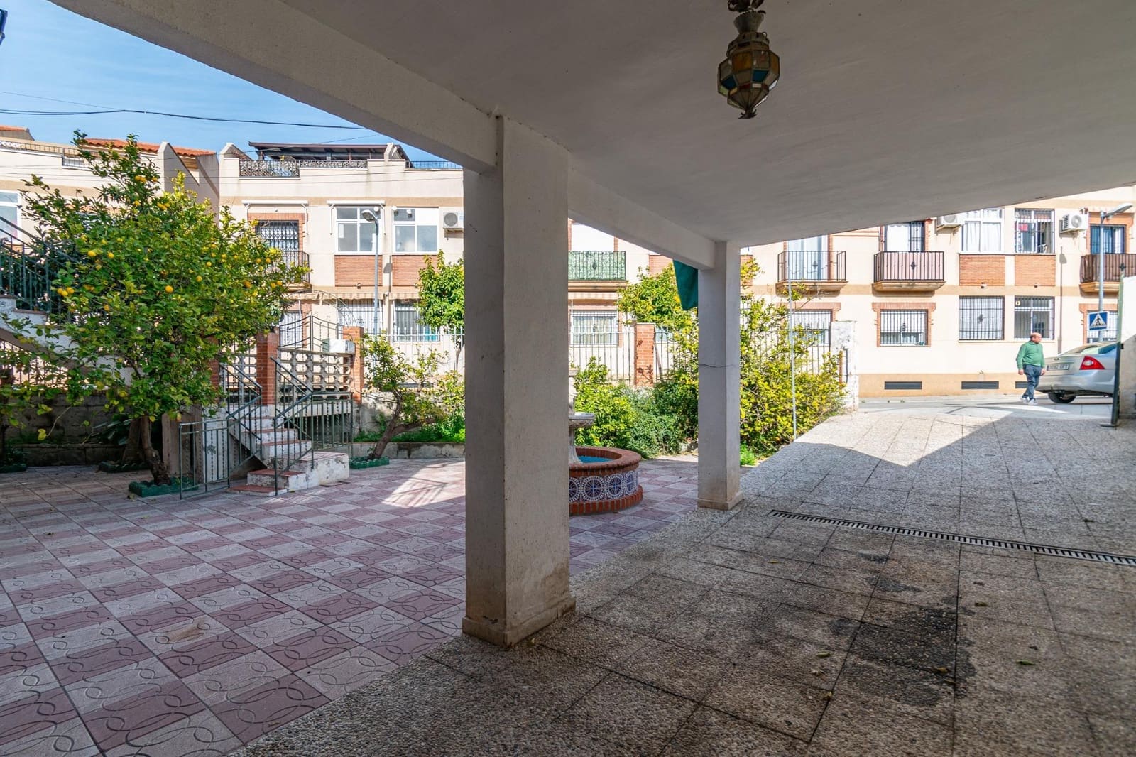 8 soveværelse Byhus til salg i Ambroz - € 290.000 (Ref: 9437785)