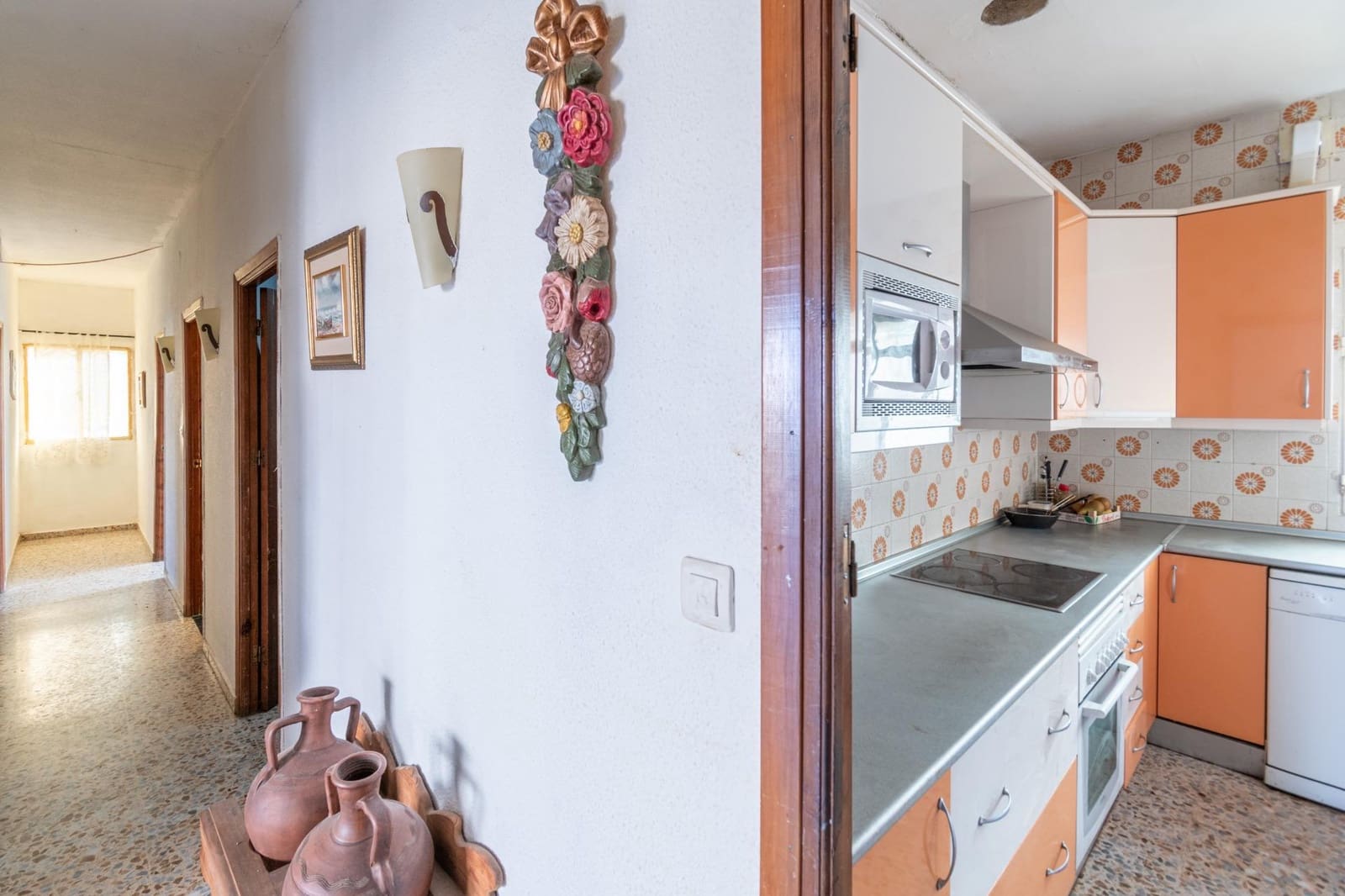 8 soveværelse Byhus til salg i Ambroz - € 290.000 (Ref: 9437785)