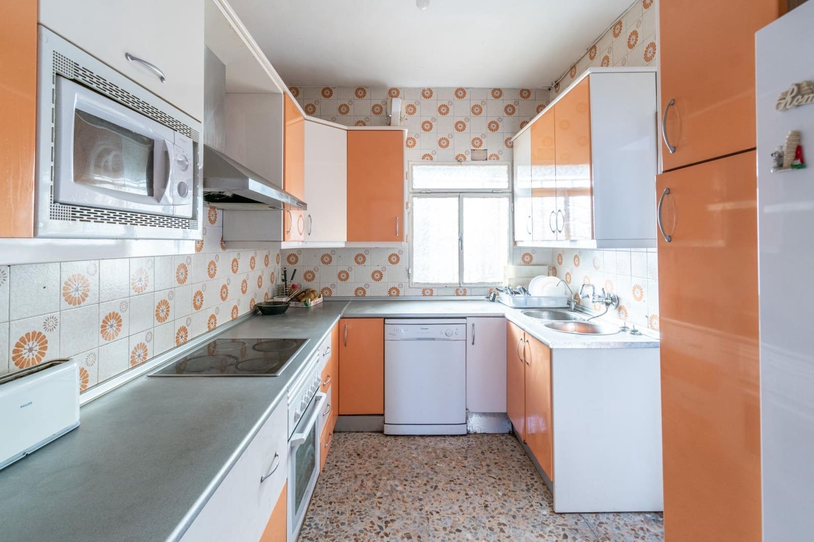 8 soveværelse Byhus til salg i Ambroz - € 290.000 (Ref: 9437785)