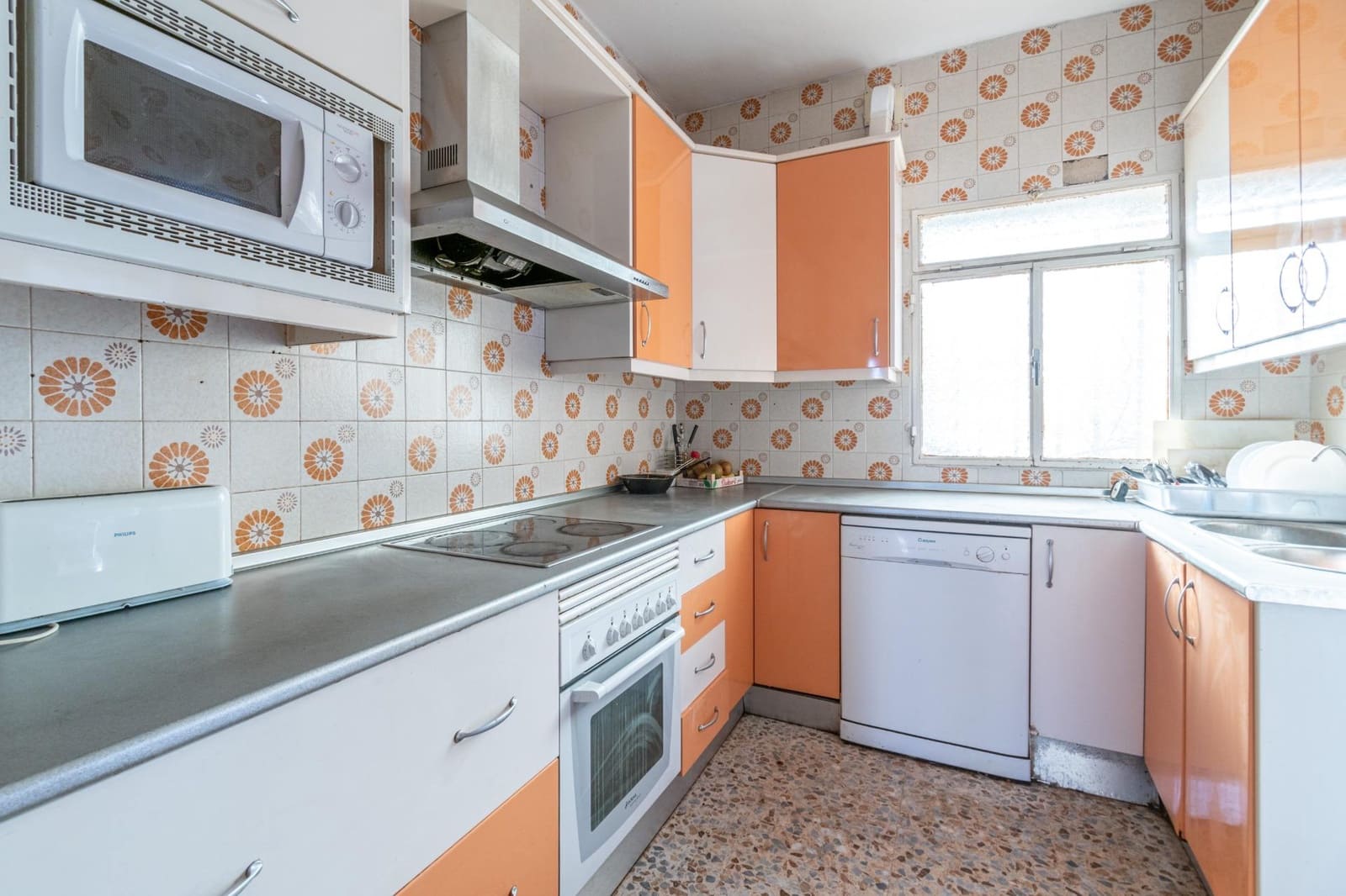 8 soveværelse Byhus til salg i Ambroz - € 290.000 (Ref: 9437785)