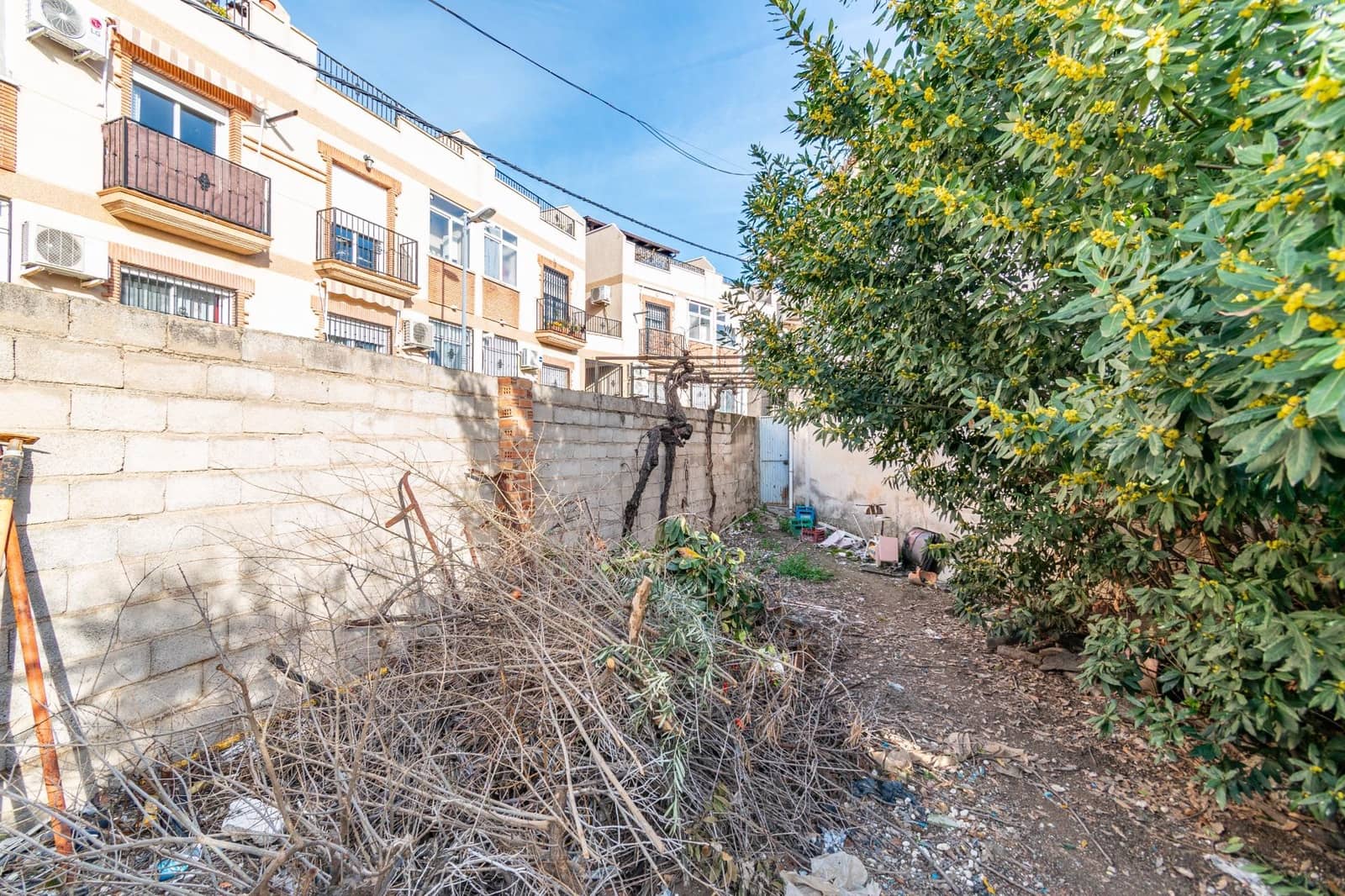 8 soveværelse Byhus til salg i Ambroz - € 290.000 (Ref: 9437785)