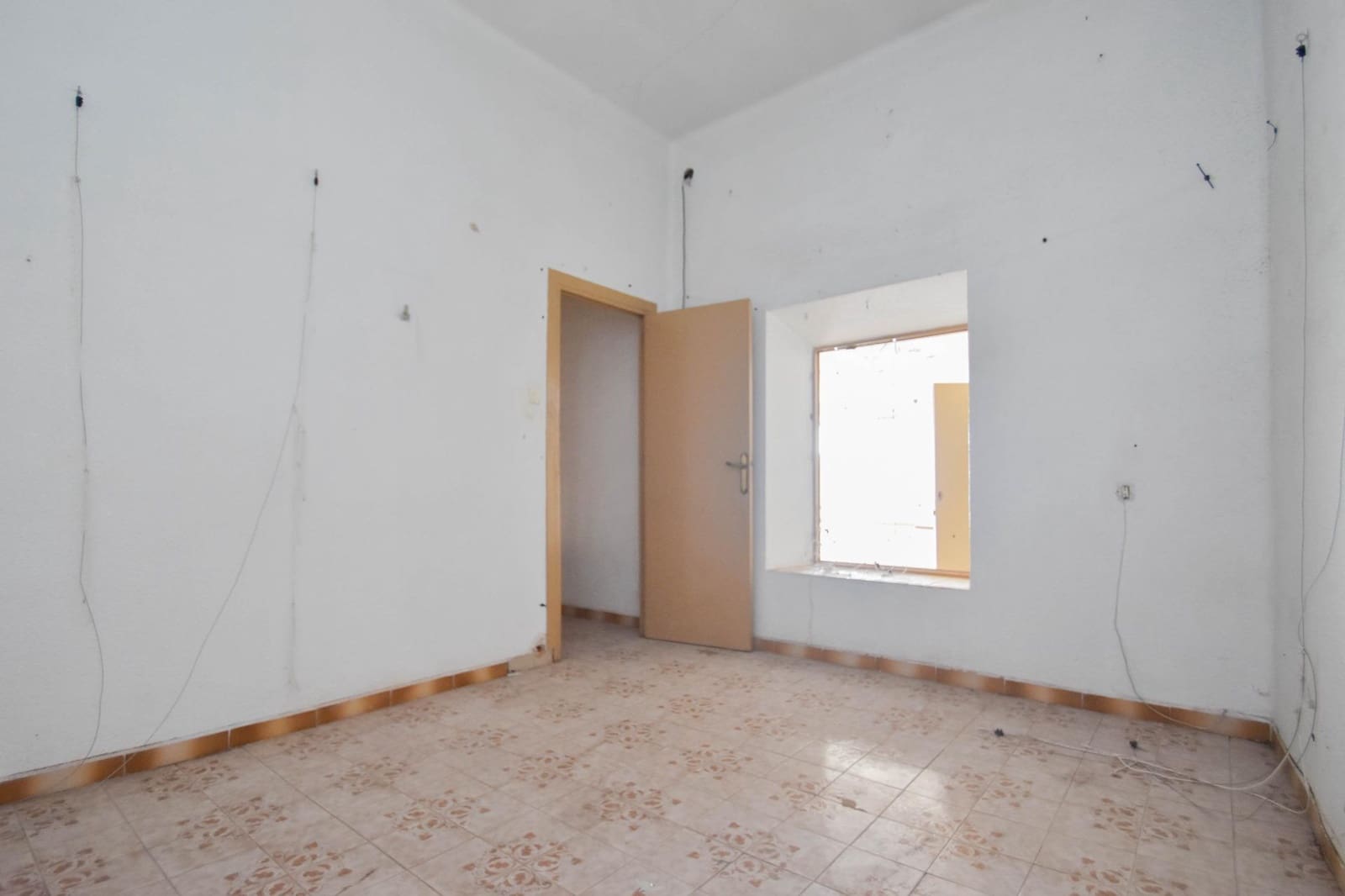 6 makuuhuone Omakotitalo myytävänä paikassa Atarfe - 92 000 € (Ref: 9440098)