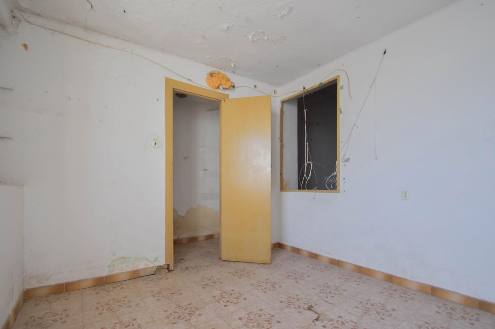 6 makuuhuone Omakotitalo myytävänä paikassa Atarfe - 92 000 € (Ref: 9440098)