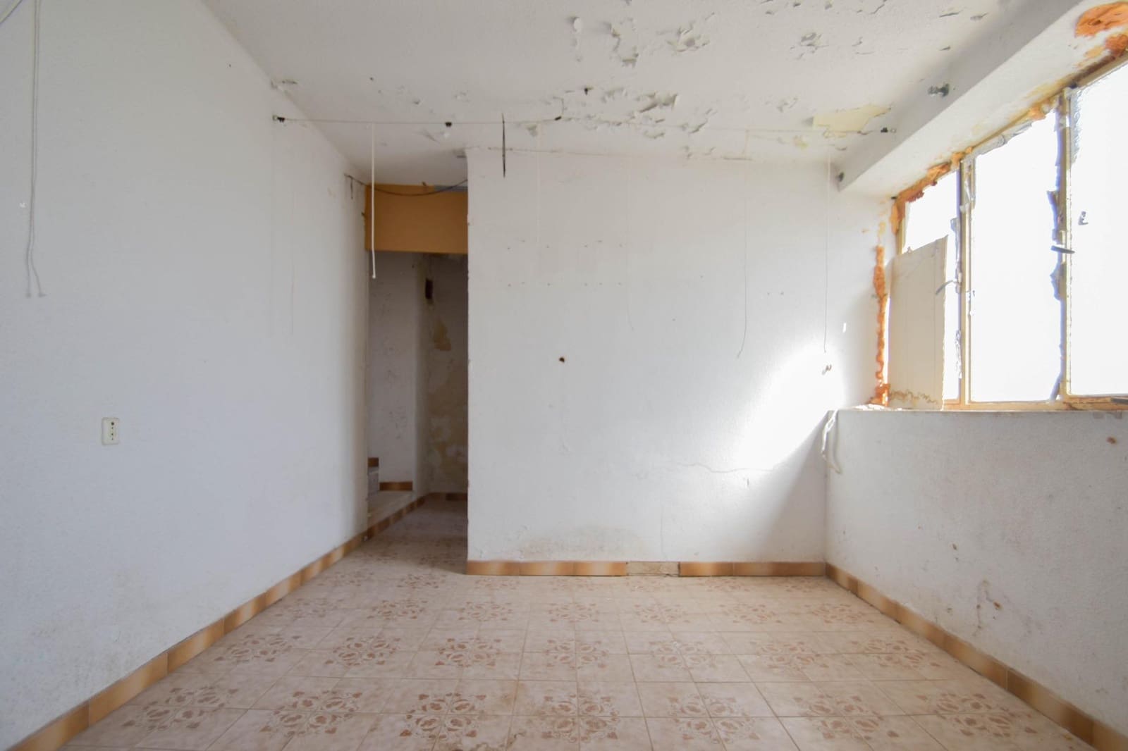 6 makuuhuone Omakotitalo myytävänä paikassa Atarfe - 92 000 € (Ref: 9440098)