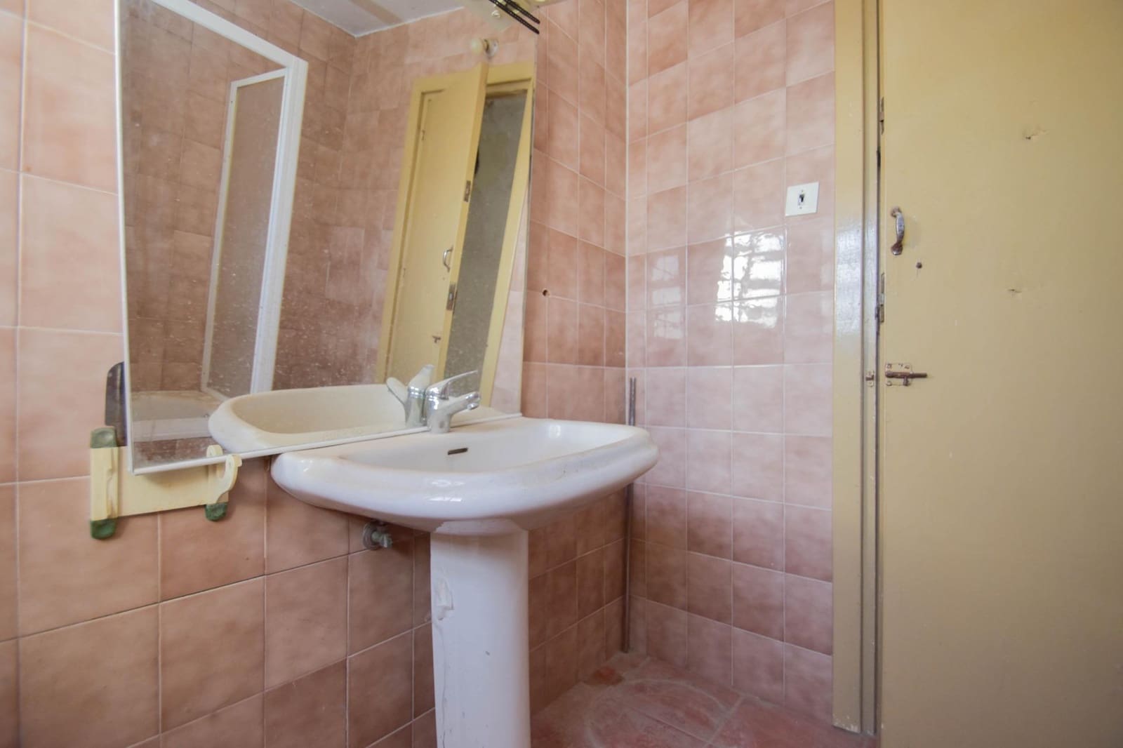 6 makuuhuone Omakotitalo myytävänä paikassa Atarfe - 92 000 € (Ref: 9440098)