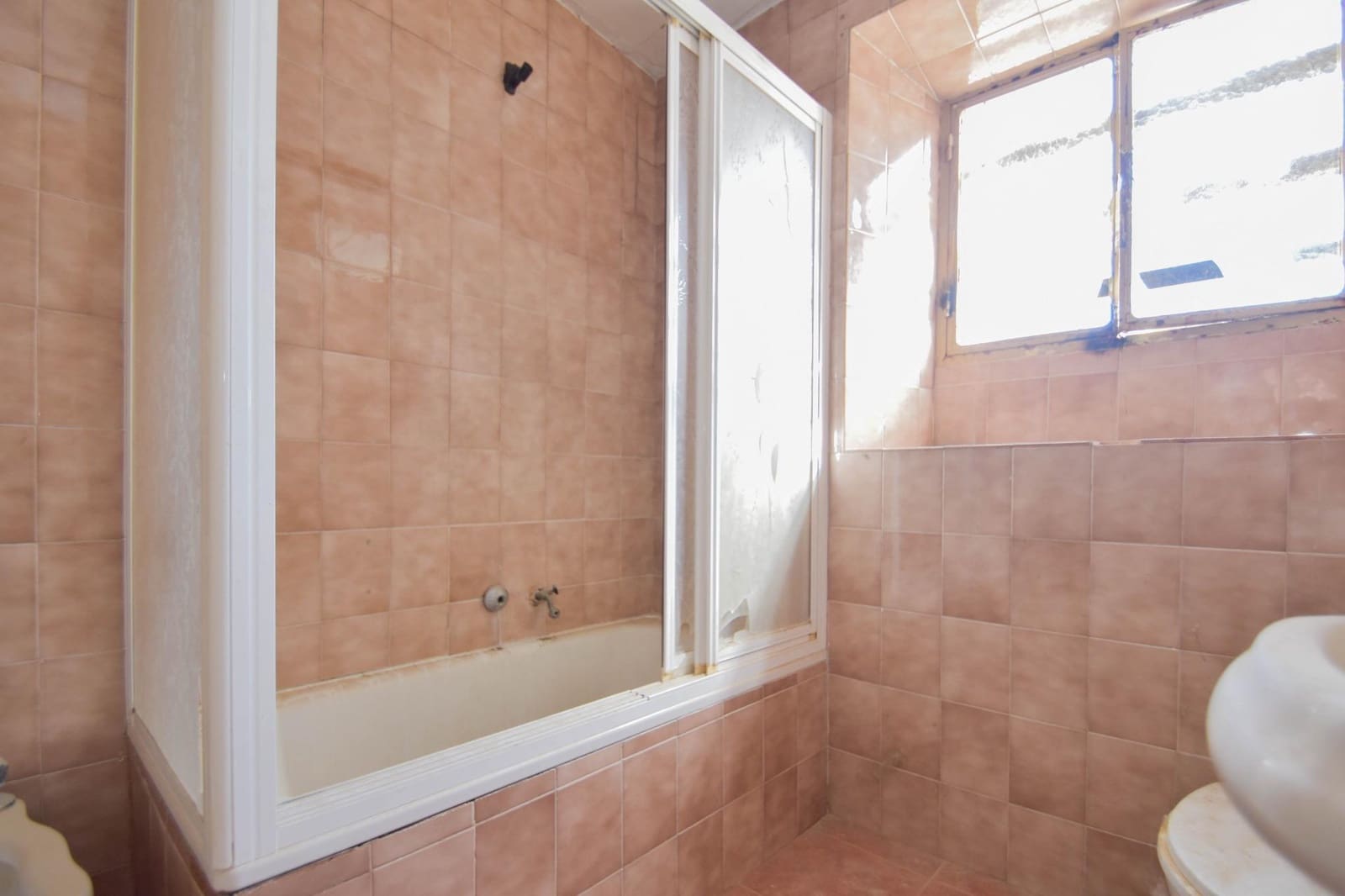 6 makuuhuone Omakotitalo myytävänä paikassa Atarfe - 92 000 € (Ref: 9440098)