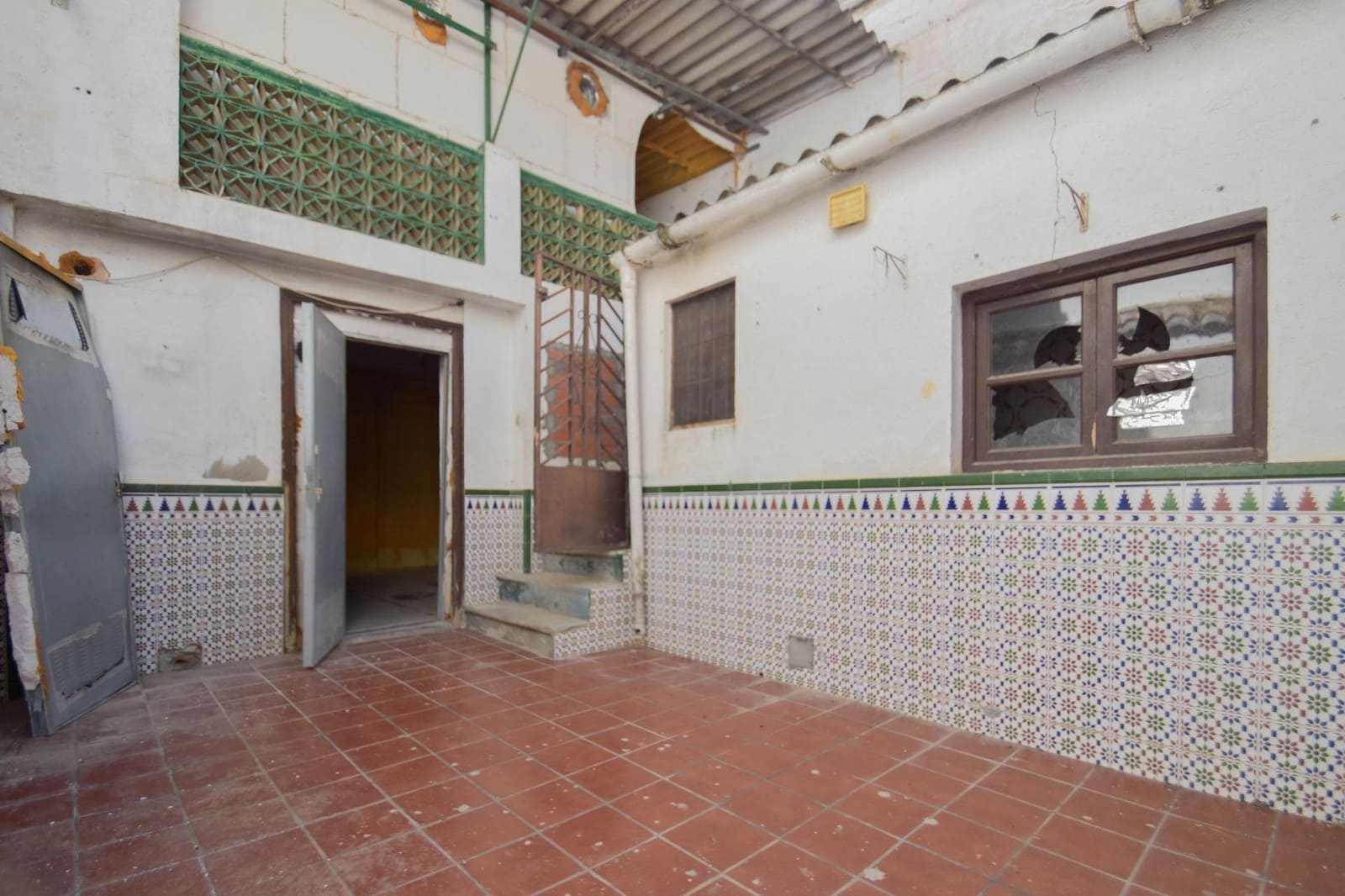 6 makuuhuone Omakotitalo myytävänä paikassa Atarfe - 92 000 € (Ref: 9440098)