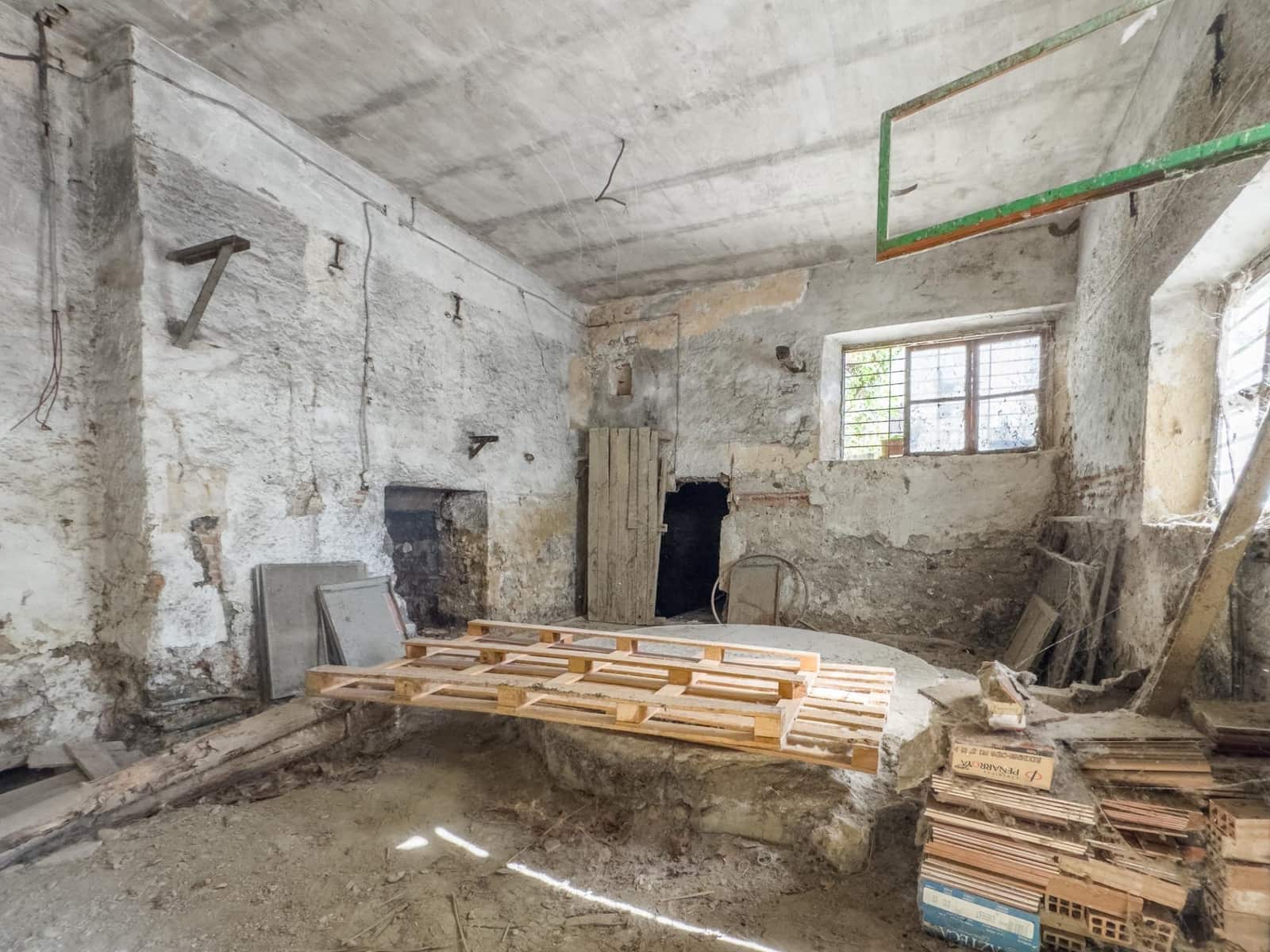 Ruin til salg i Dudar - € 44.900 (Ref: 9440099)