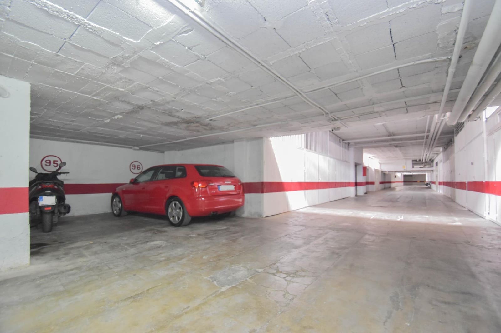 Garage for sale in Granada city - € 6,000 (Ref: 9443216)
