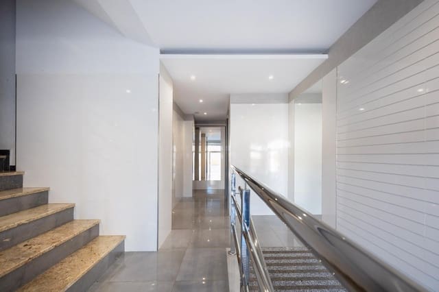 6 soveværelse Lejlighed til salg i Motril med garage - € 220.000 (Ref: 9443220)