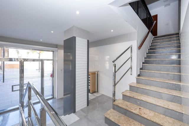 6 soveværelse Lejlighed til salg i Motril med garage - € 220.000 (Ref: 9443220)