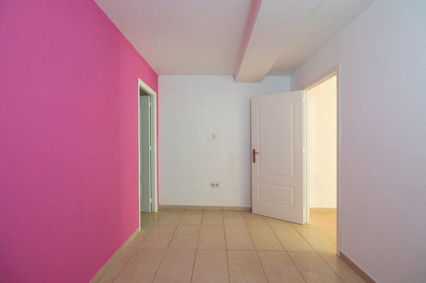 Kommersiell til salgs i Granada by - € 75 000 (Ref: 9443221)