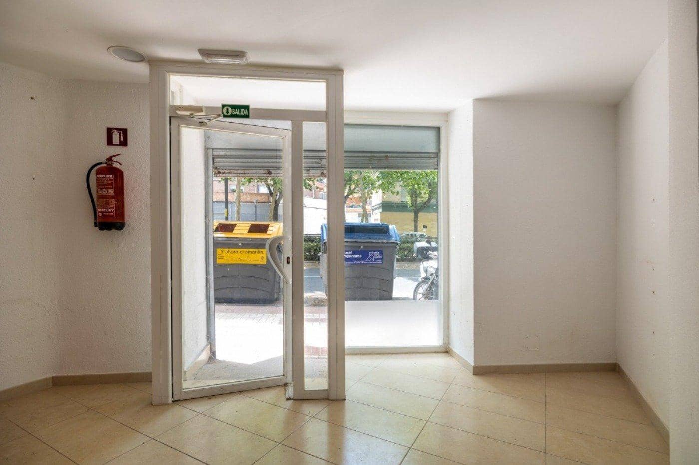 Kommersiell til salgs i Granada by - € 75 000 (Ref: 9443221)