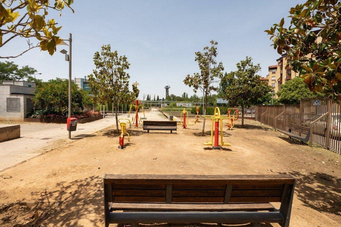 Kommersiell til salgs i Granada by - € 75 000 (Ref: 9443221)