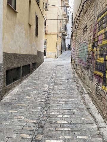 Garage te koop in San Matías - Realejo, Granada stad - € 29.500 (Ref: 9443223)