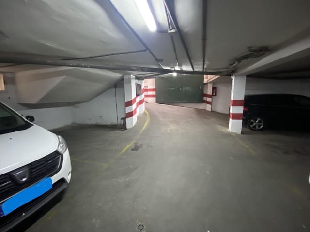 Garage te koop in San Matías - Realejo, Granada stad - € 29.500 (Ref: 9443223)