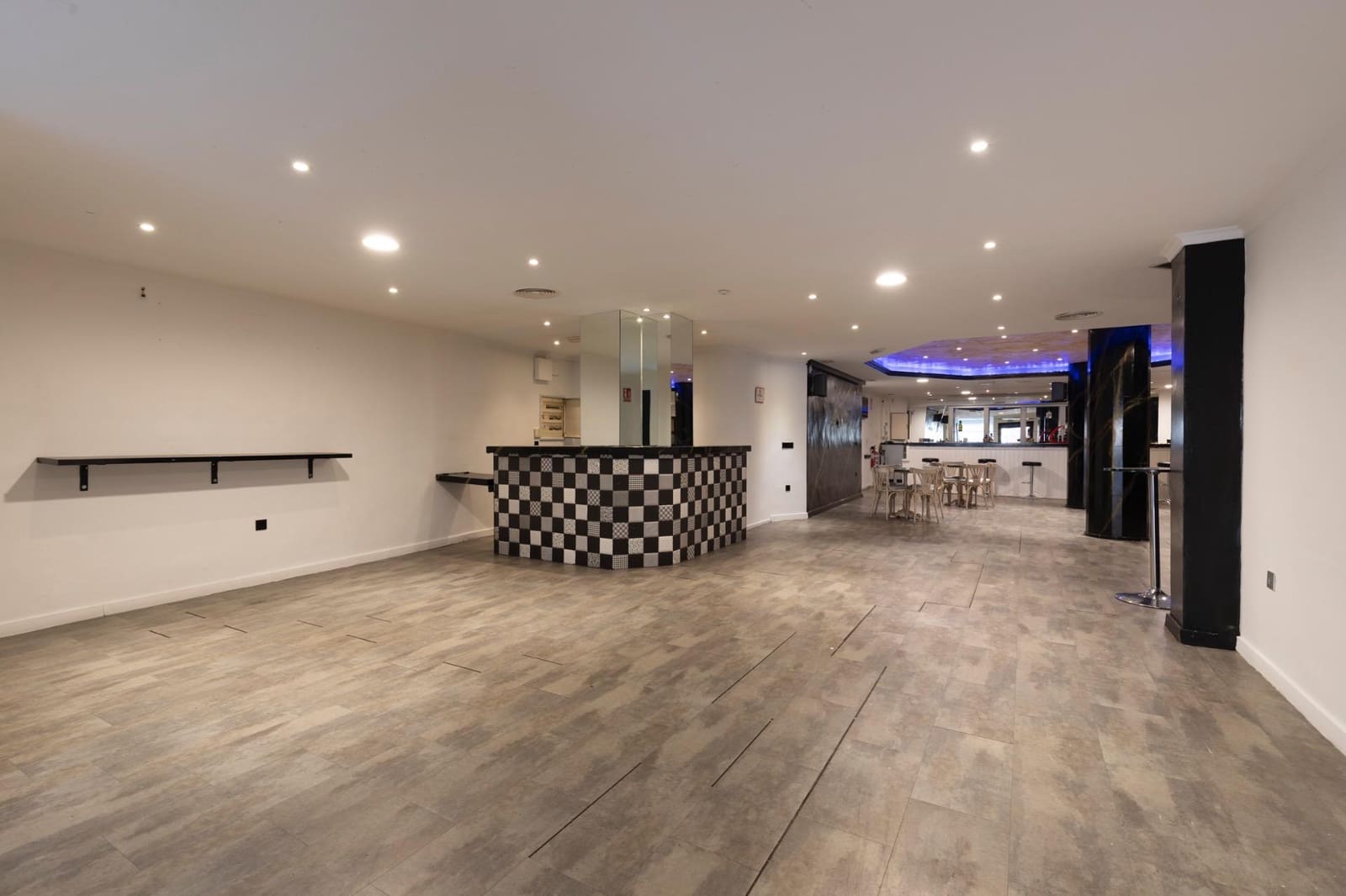 Commercial for sale in Motril - € 195,000 (Ref: 9443225)