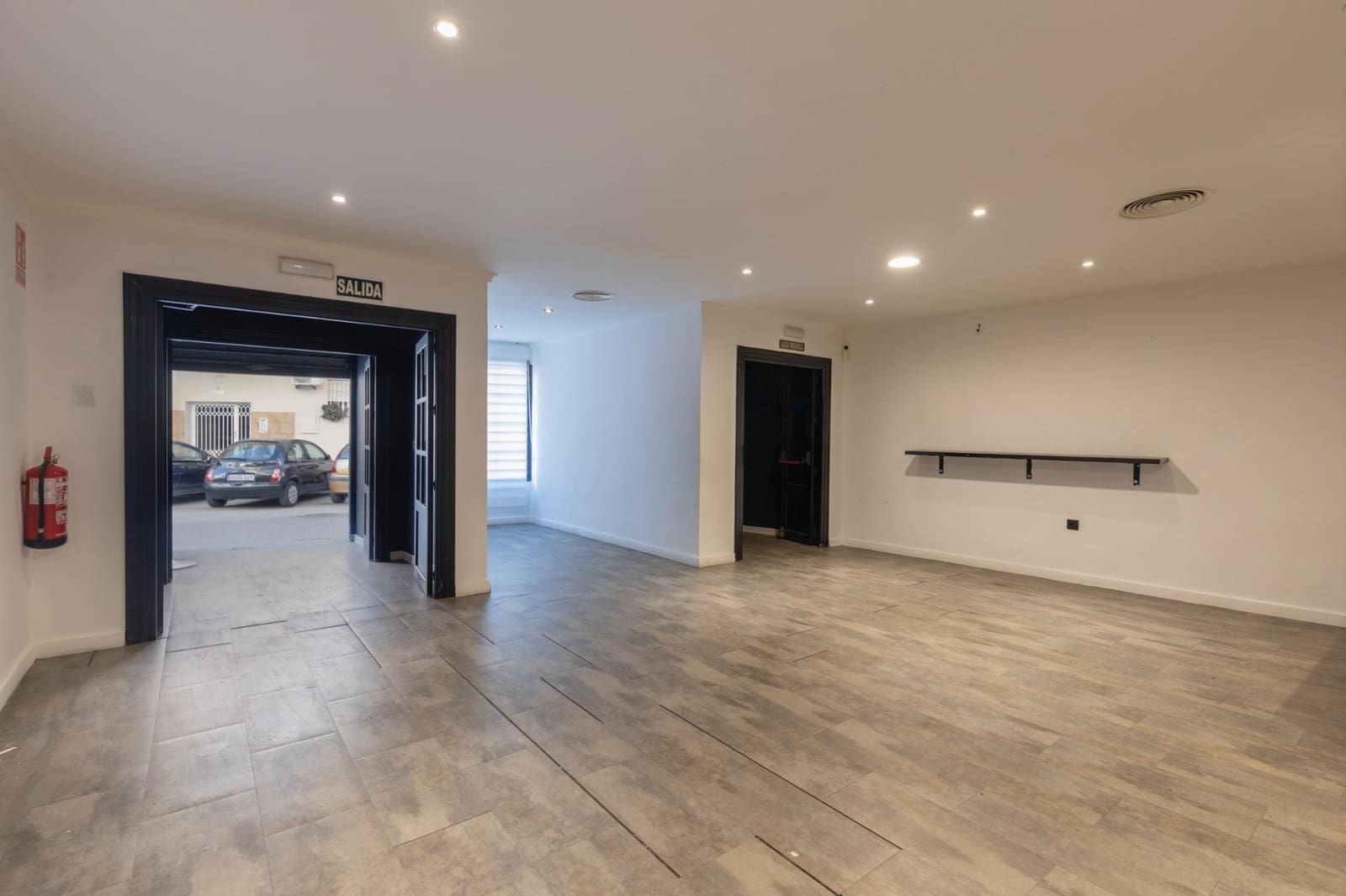 Commercial for sale in Motril - € 195,000 (Ref: 9443225)