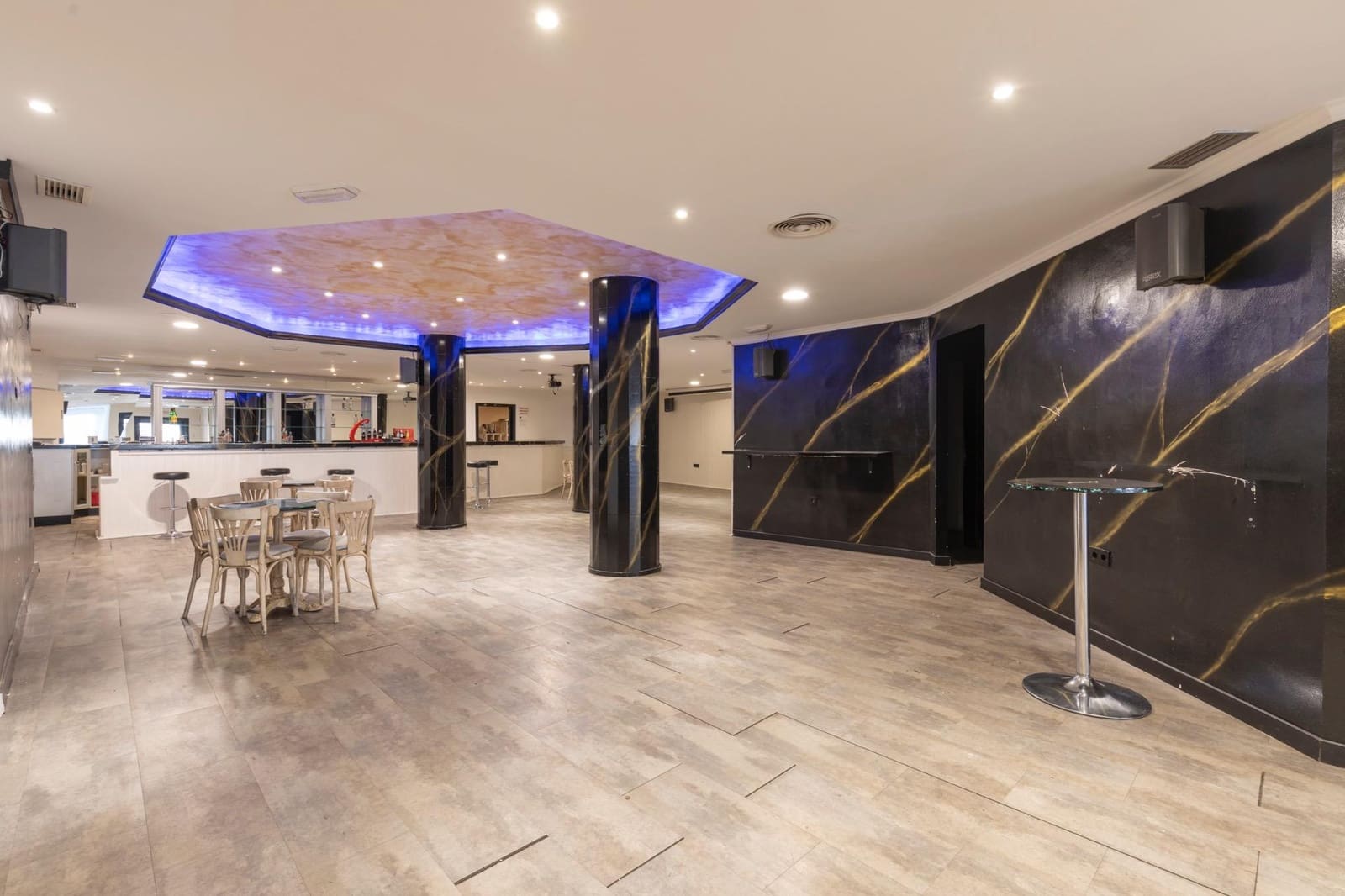 Commercial for sale in Motril - € 195,000 (Ref: 9443225)