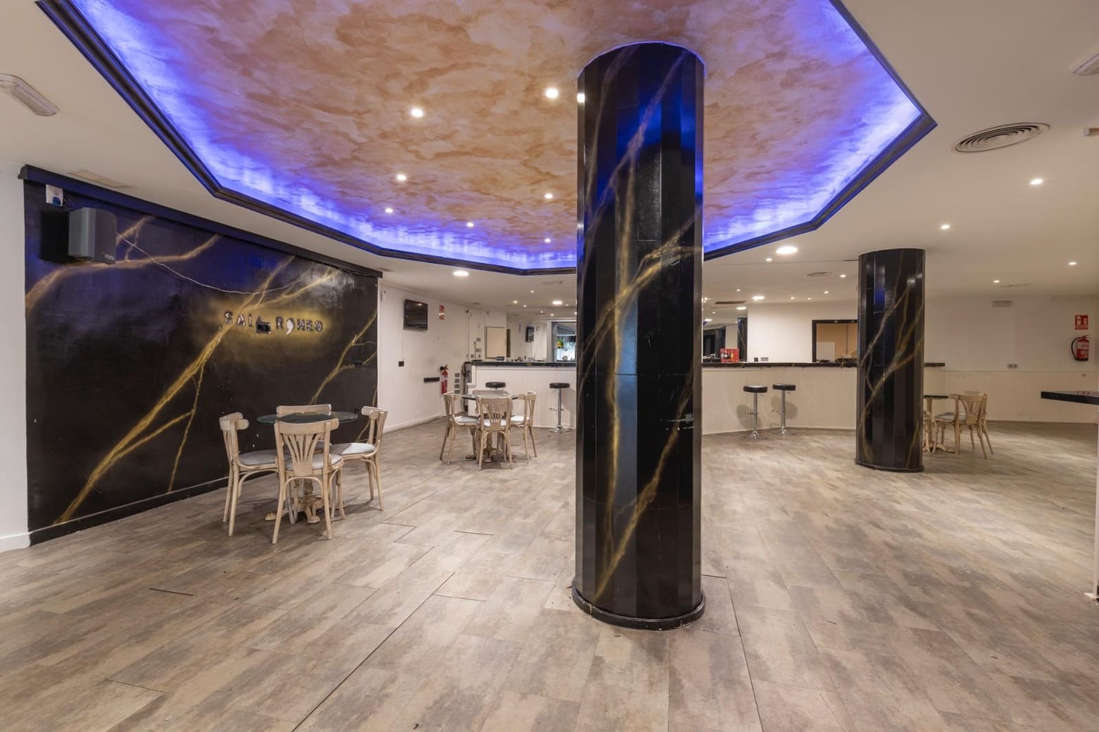 Commercial for sale in Motril - € 195,000 (Ref: 9443225)