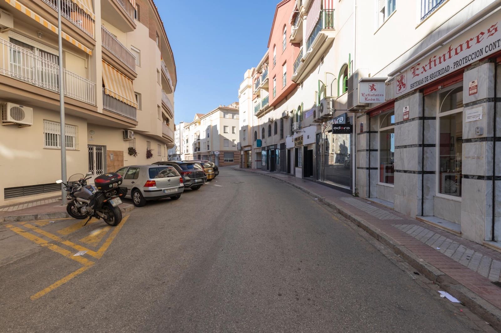 Commercial for sale in Motril - € 195,000 (Ref: 9443225)