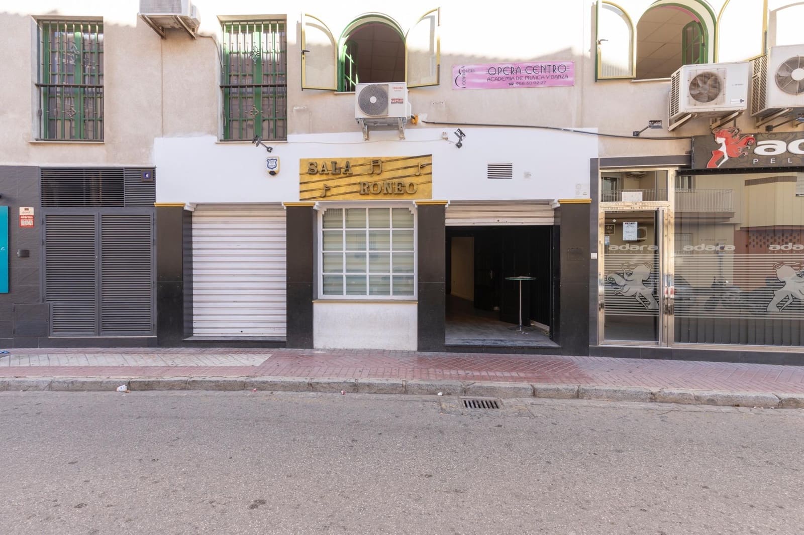 Commercial for sale in Motril - € 195,000 (Ref: 9443225)