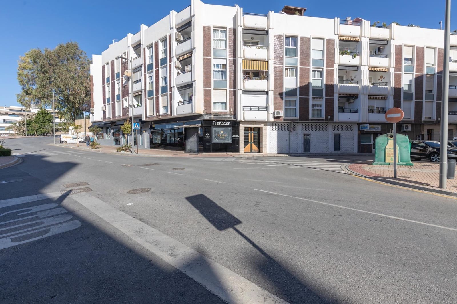 Commercial for sale in Motril - € 195,000 (Ref: 9443225)