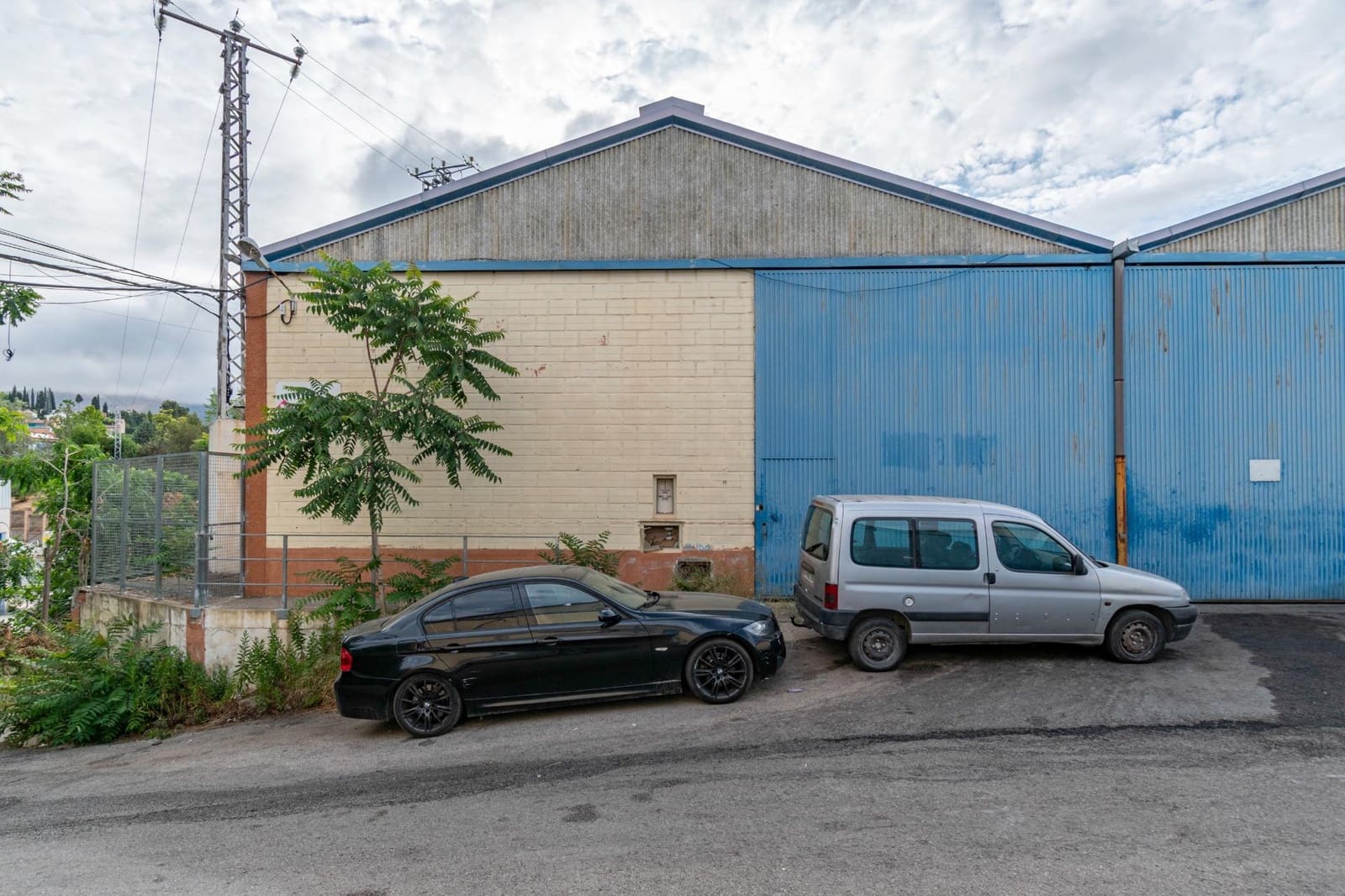 Business for sale in Jun with garage - € 88,000 (Ref: 9443240)