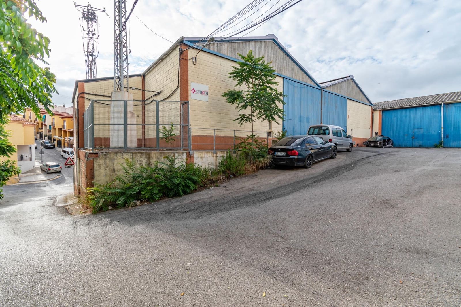 Business for sale in Jun with garage - € 88,000 (Ref: 9443240)