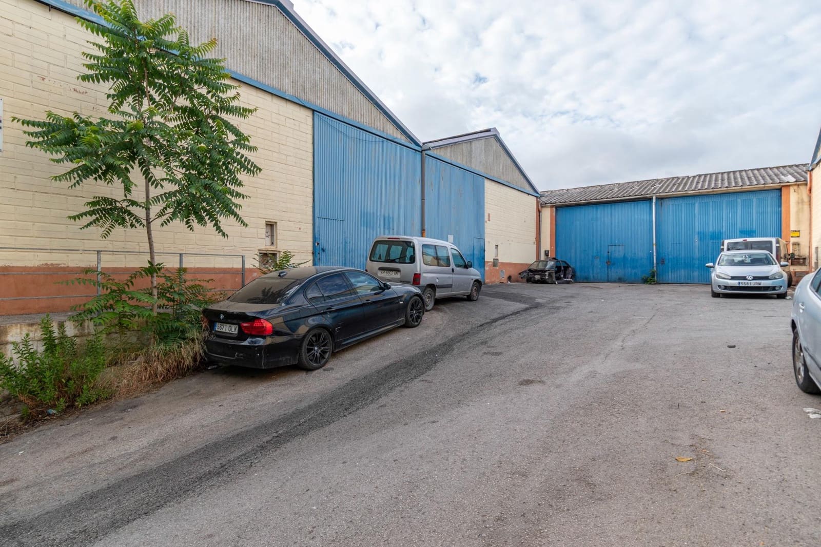 Business for sale in Jun with garage - € 88,000 (Ref: 9443240)