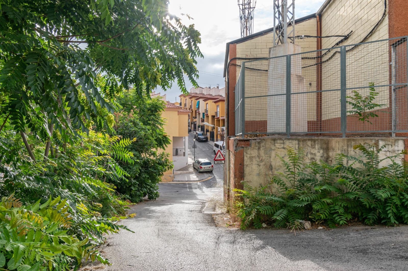 Business for sale in Jun with garage - € 88,000 (Ref: 9443240)