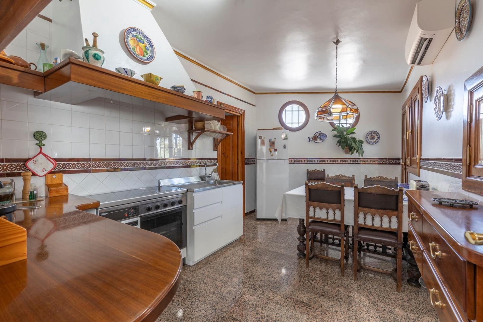 6 soveværelse Villa til salg i Huetor Vega med garage - € 850.000 (Ref: 9443243)