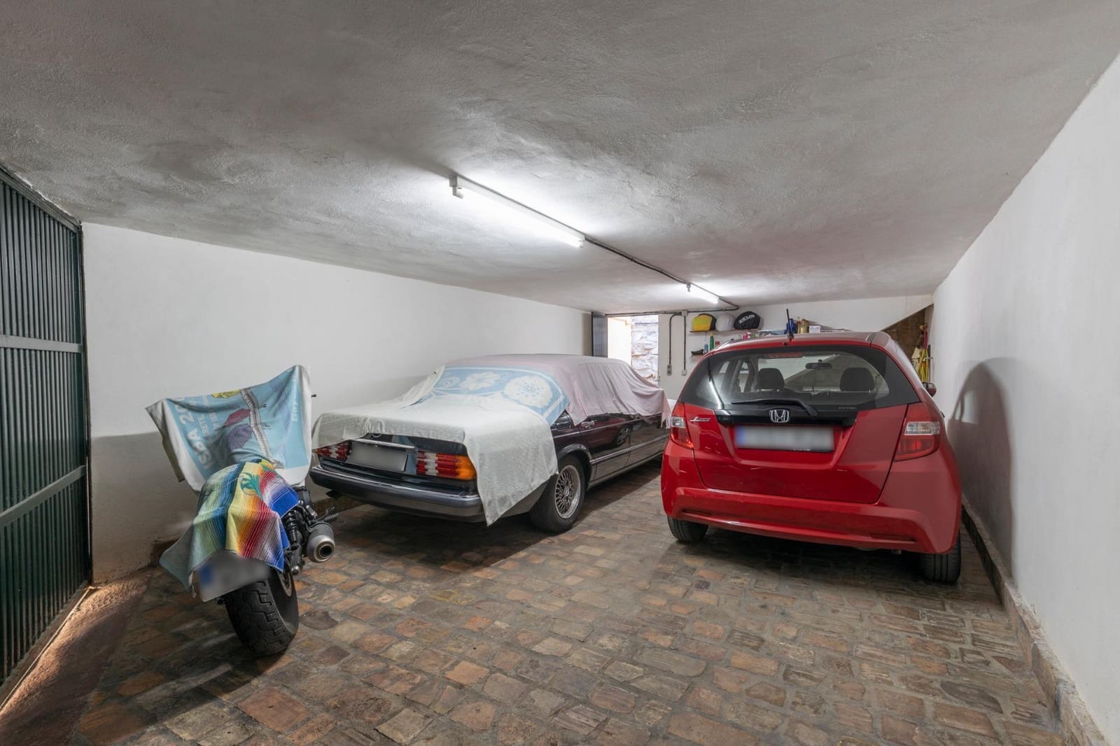 6 soveværelse Villa til salg i Huetor Vega med garage - € 850.000 (Ref: 9443243)