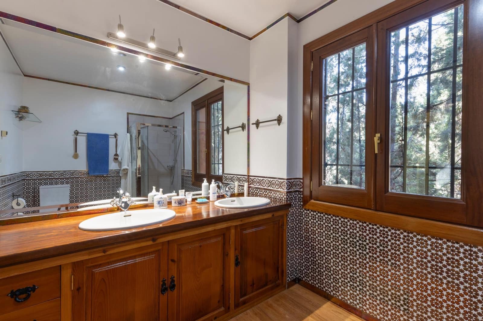 6 soveværelse Villa til salg i Huetor Vega med garage - € 850.000 (Ref: 9443243)