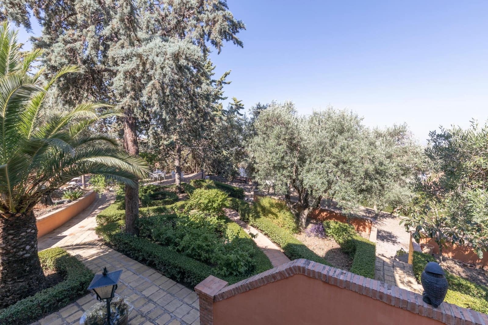 6 soveværelse Villa til salg i Huetor Vega med garage - € 850.000 (Ref: 9443243)