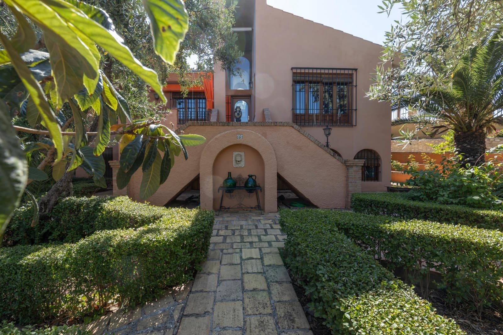 6 soveværelse Villa til salg i Huetor Vega med garage - € 850.000 (Ref: 9443243)